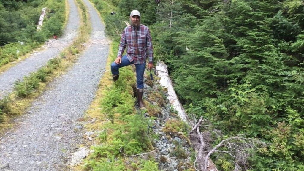 38669772_web1_AntrimMyTurn-JUE-250219-1_1